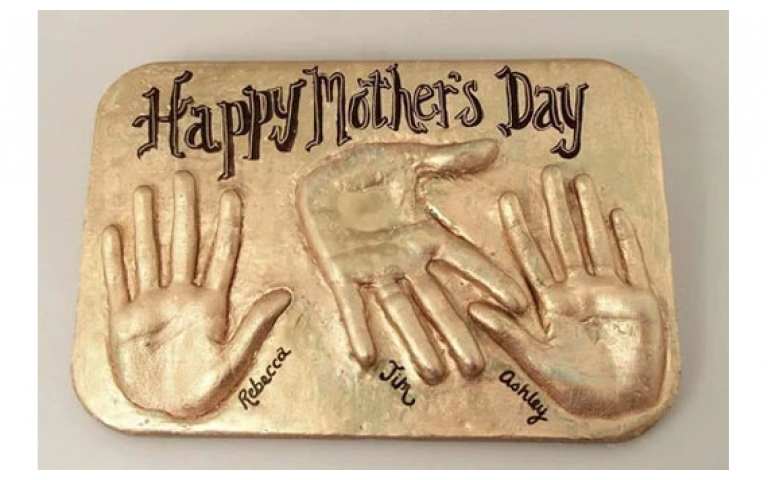 Make Your Own Faux Bronze Hands for Mother's Day